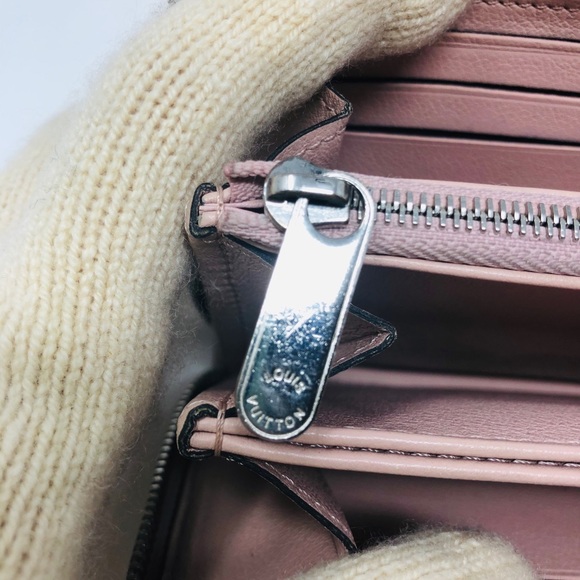 Louis Vuitton Mahina Zippy Wallet - Picture 4 of 8